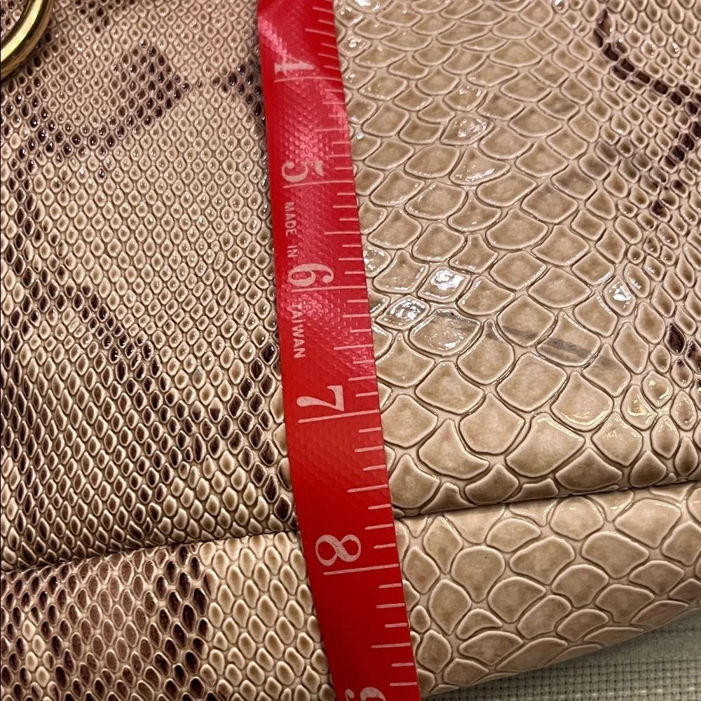 Vecceli Italy Beige Snake Print Shoulder Bag - Picture 7 of 10